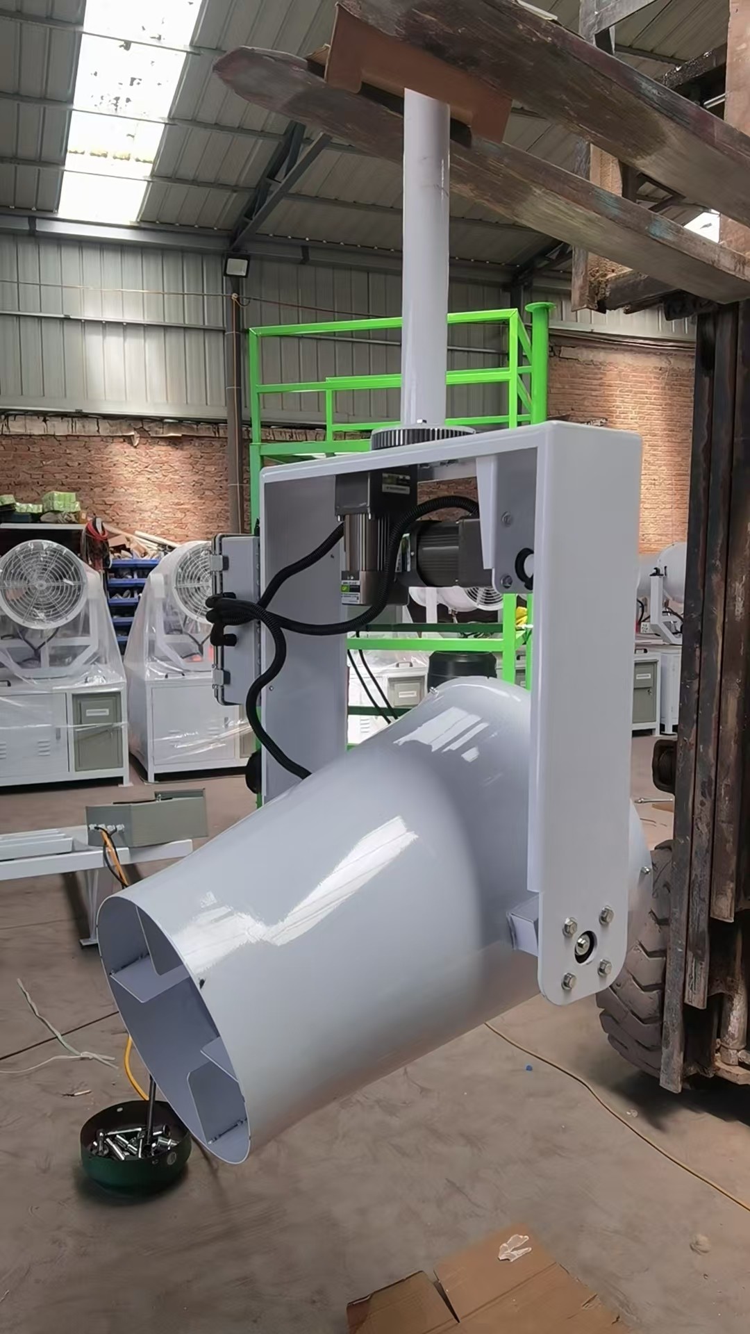 Ventilateur industriel plafonnier motorisé avec PLC